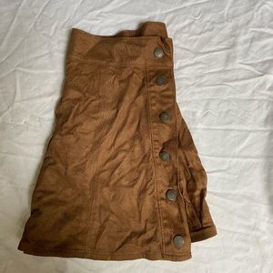 M brown button skirt